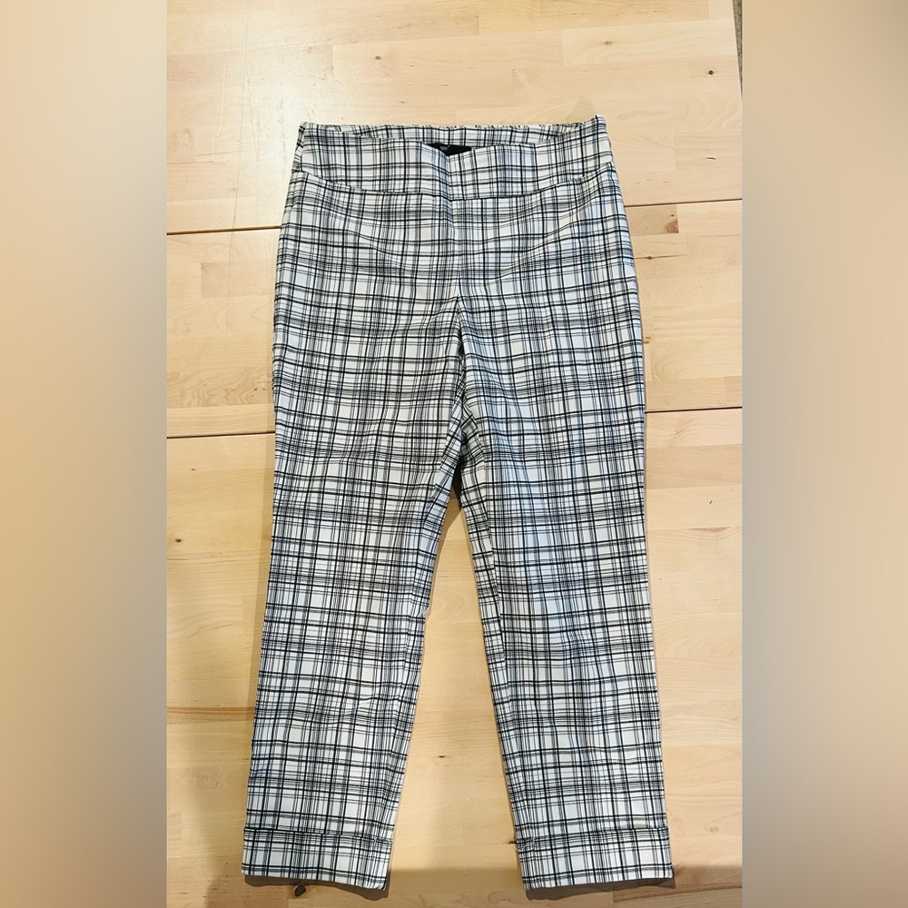 Up! Pants Black and White Plaid Ankle Pants | Thinny Pull-On | Size 10